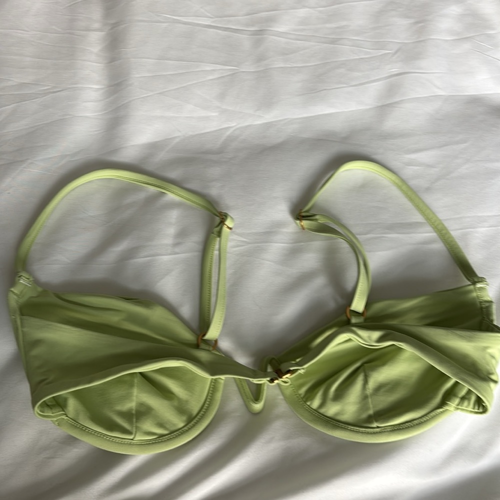 L*SPACE Nico Top and Low Rise Bottoms Lime Bikini Set - Picture 7 of 11